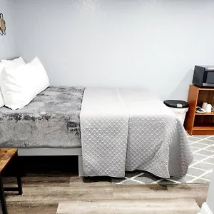  Apartment Petite!